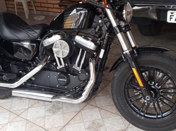 HARLEY-DAVIDSON SPORTSTER FORTY-EIGHT 